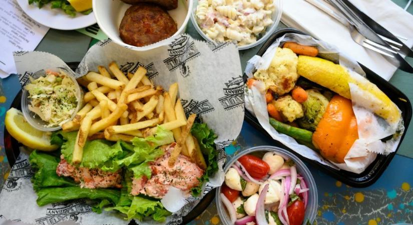 Mit együnk este? Jogosan tiltják a nyers ételeket és a szénhidrátokat? Megvan a válasz