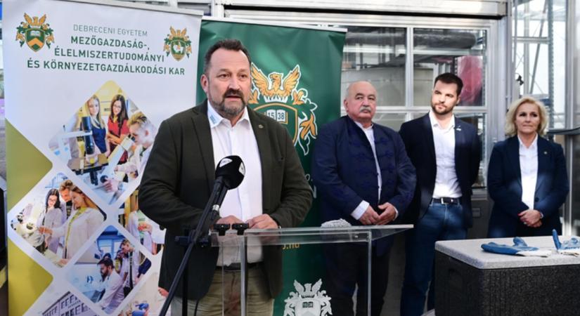 Ehető lesz az űrpaprika? Most kezdődik a debreceni minták kritikus elemzése