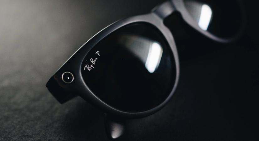 Okosszemüveggel próbálta átverni a bíróságot egy litván üzletember