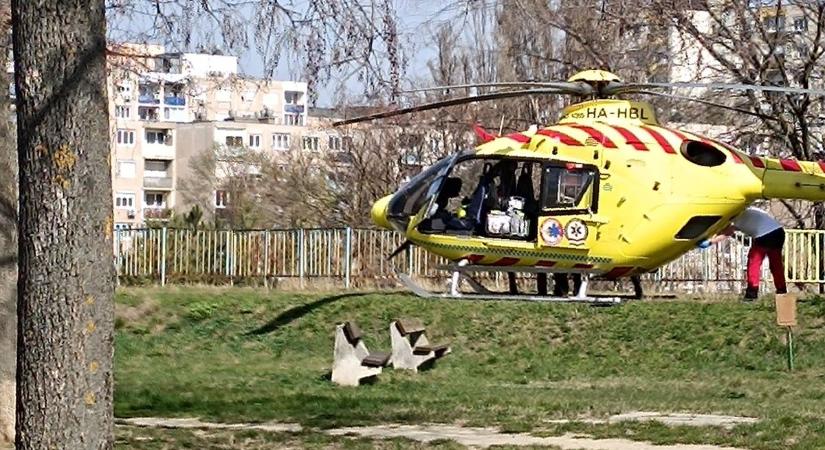 Vészhelyzet Dunaújvárosban: mentőhelikopter érkezett a helyszínre (videóval)