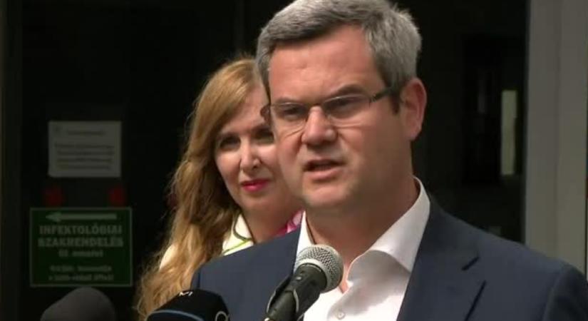Takács Péter egészségügyi államtitkár “takonygerincűnek” nevezte a Tisza egészségpolitikusát