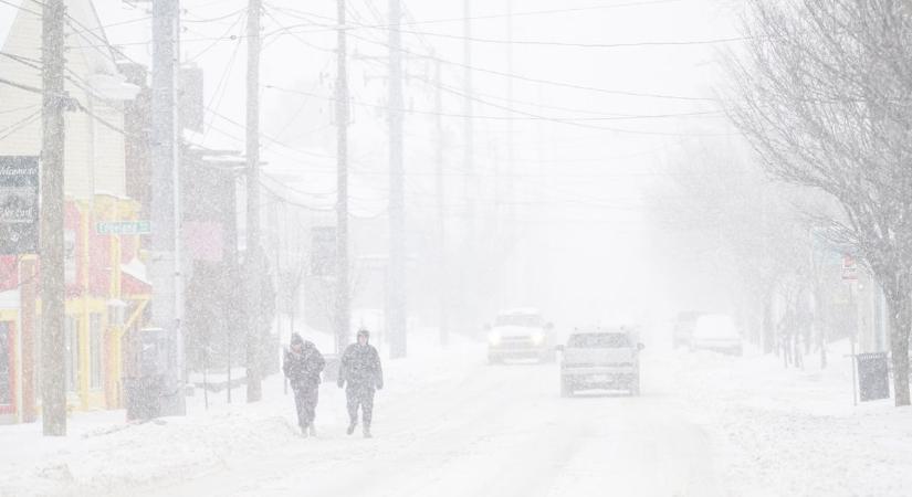 Hóvihar az Egyesült Államokban: több mint 1 méter hó temette maga alá Michigant (videó)