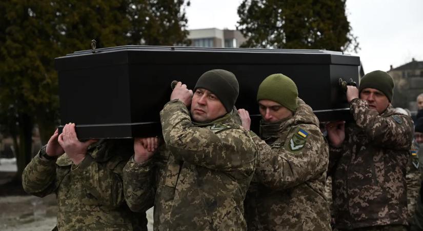 Miközben sorra halnak meg a kárpátaljai katonák a fronton, a Tisza párt tagadja, hogy lenne háború
