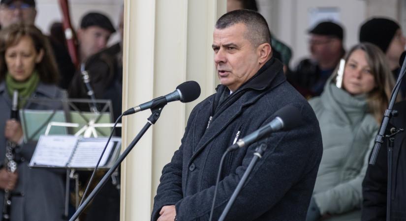 A siófoki polgármester lebontaná a Petőfi sétány bódéit