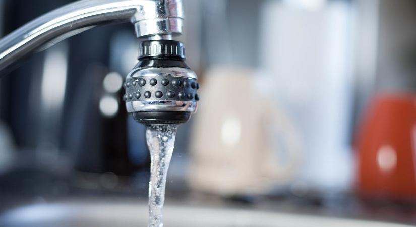 Hipószagú meleg víz folyt a csapból, panaszt tettek a lakosok