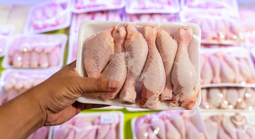 Feketelistára kerültek ezek a csirkehúsok: itt teljesen betiltották őket
