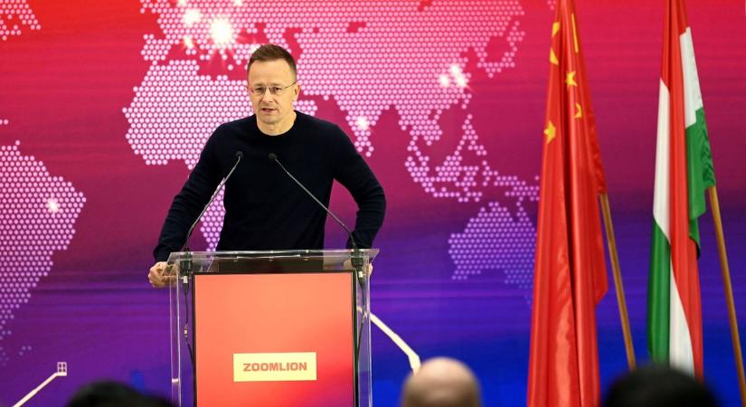 Szijjártó: Mintegy nyolcszáz új munkahely jön létre Tatabányán (videó)