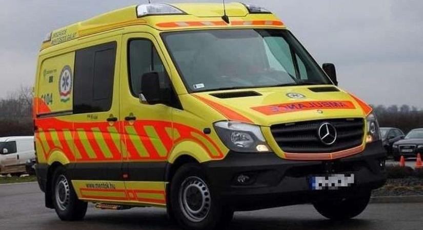 Összeütközött három gépkocsi az 1-es főúton, Gönyűnél - forgalmi akadály, útlezárás