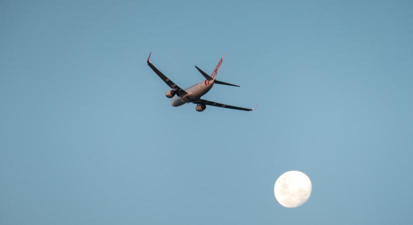 Ezrével törli tavaszi járatait egy népszerű európai légitársaság, brutálisan megdrágulnak a jegyek