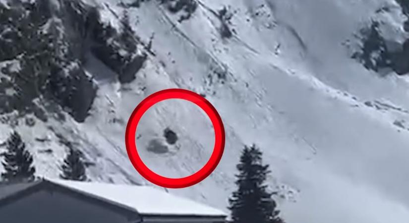 Lezuhant és lebucskázott a hegyoldalban egy sífelvonókabin Svájcban