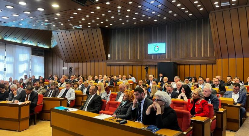 Megszavazták: elveszik az Újvidéki Művészeti Akadémiától a helyiségeit