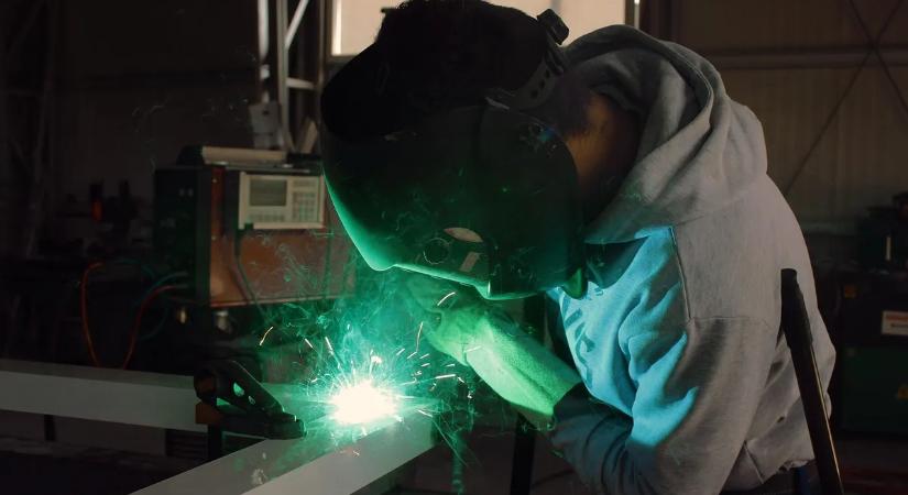 Kétmilliárd forint, 500 munkahely – Szijjártó Péter megint jó híreket közölt