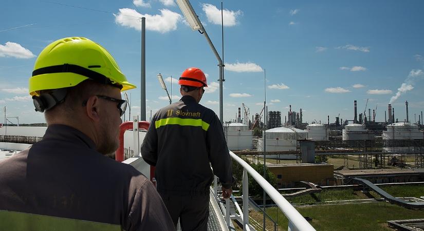 Kikerülnék az orosz olajat: új vezetéket építenek a szlovákok, Magyarország sem marad ki