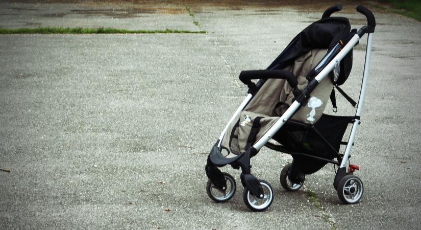 A kazincbarcikai tolvaj álcának használta a babakocsit