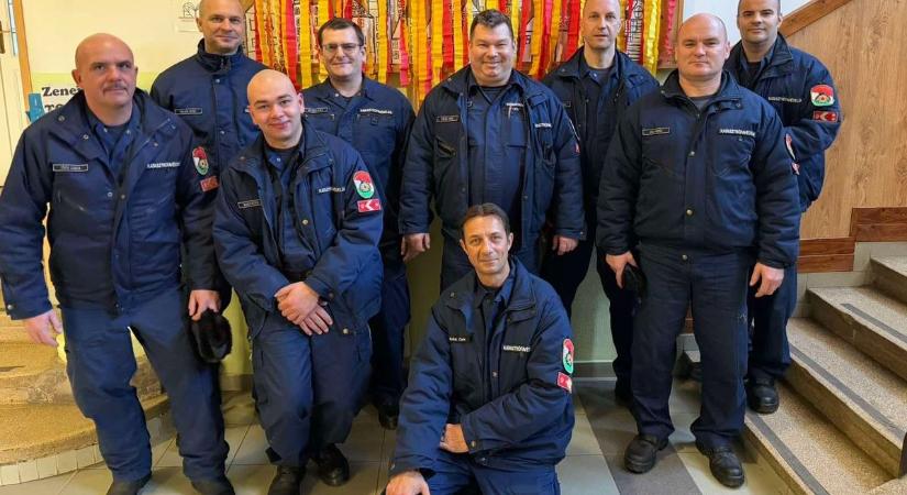 Falhoz állították a tűzoltókat – ilyen fogadtatásra nem számítottak!