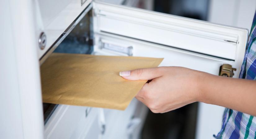 És akkor útnak indul közel félmillió szavazási levélcsomag