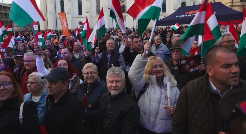 Orbán Viktor miniszterelnök Dunaújvárosba érkezik, kövesse nálunk percről-percre az eseményeket