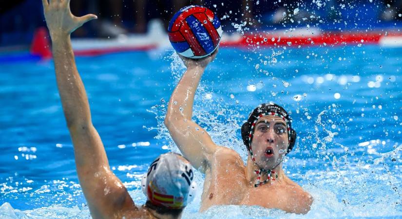 Hosszabbított magyar válogatott játékosával a Barcelona