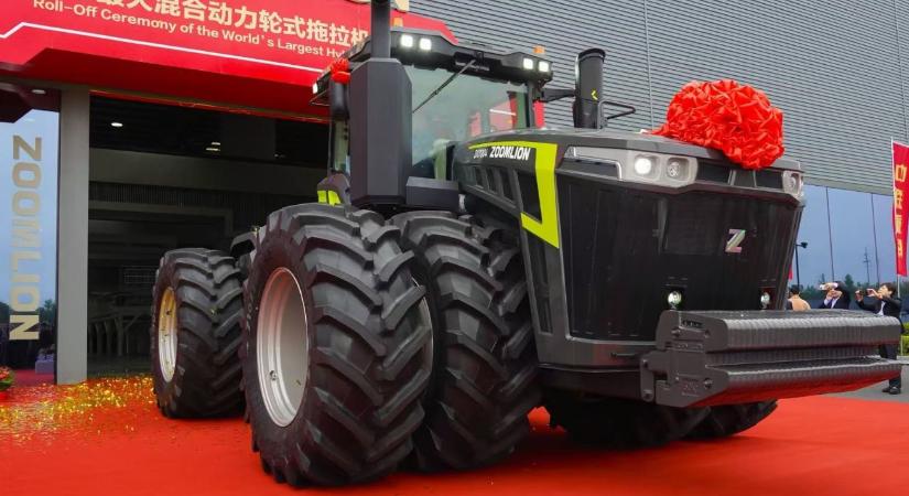 Gázolaj és áram násza: 1200 lóerővel tépi a földet a Zoomlion legújabb óriása VIDEÓ