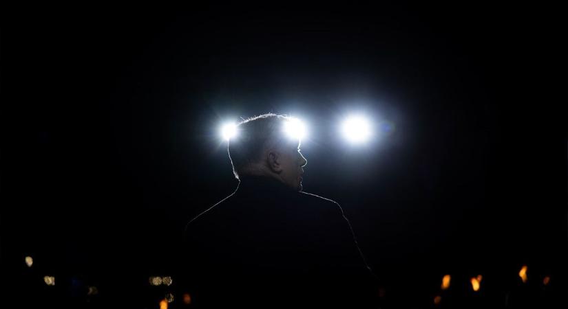 Ma sincs megállás, dübörög az országjárás – Dunaújvárosban is hatalmas tömeg várja Orbán Viktort