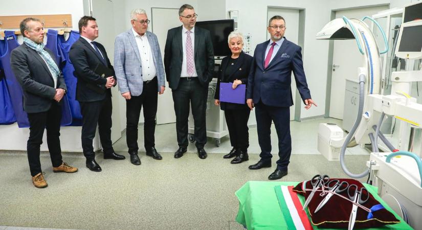 Speciális röntgenkészüléket adtak át Edelényben – fotókkal