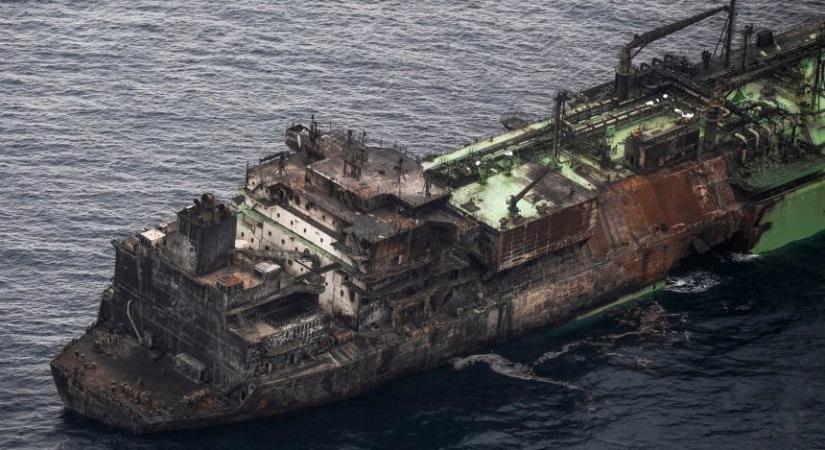 Bármelyik pillanatban felrobbanhat a sérült orosz tanker