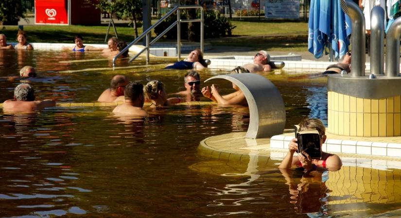 Hatalmas fejlesztések jönnek Cserkeszőlőn – új élménymedence is épül
