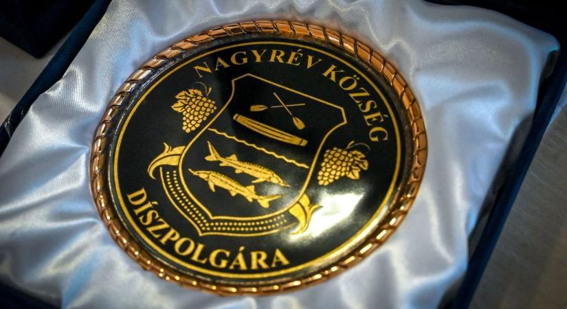 Ők Nagyrév legújabb díszpolgárai, az első polgármestert is kitüntették a nemzeti ünnepen