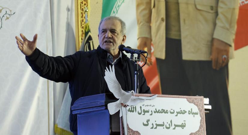 Irán elnöke megerősítette a hírszerzési miniszterének halálát is