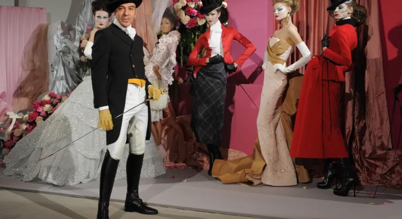 John Galliano a luxustól vonult vissza, most az olcsó tömeggyártásra szakosodott Zaránál bukkant fel