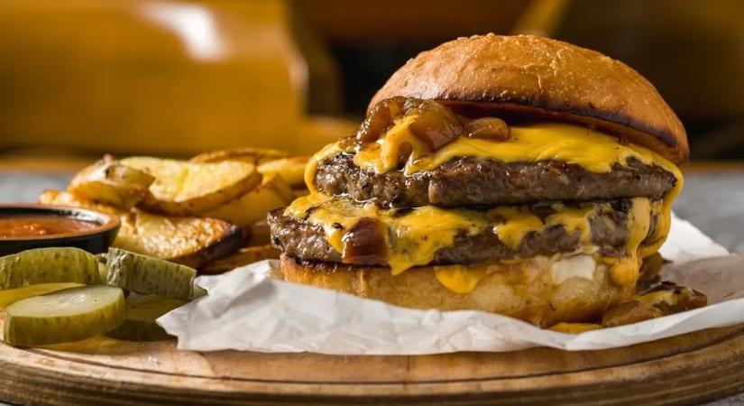 13 szaftos hamburger házilag, ami ezerszer jobb, mint a büfében