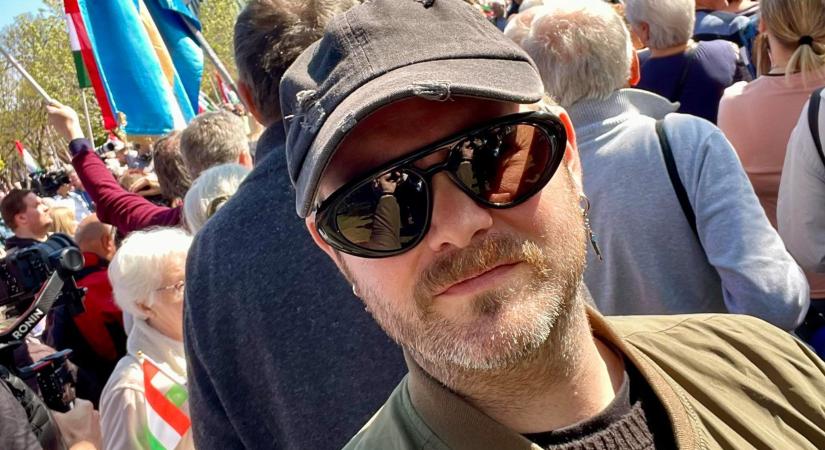 Elég volt egy Trombitás Kristóf-poszt, és máris ráfordult a teljes kormánymédia az ukrán zászlóra