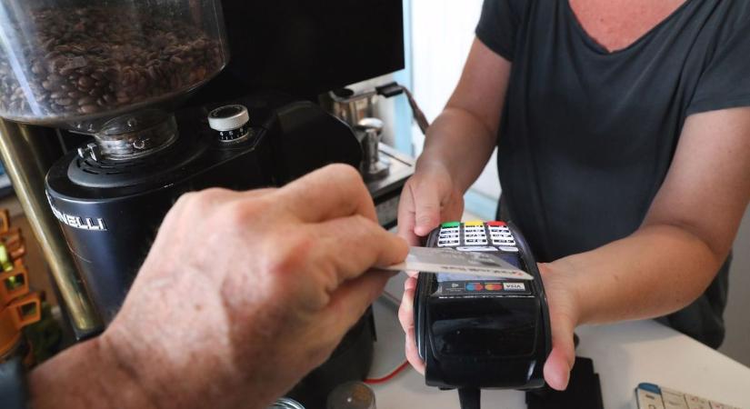 Fontos figyelmeztetést tett közzé a magyar nagybank, ez minden ügyfelét érinti