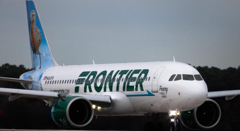 Leszállították a siket nőt a repülőről, mert „nem hallgatott” a légiutas-kísérőre