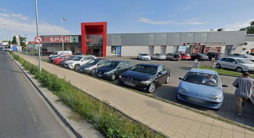 Azt hitte a nő, jó helyen lesz a kocsija az egri Spar-parkolóban – még amekkorát tévedett
