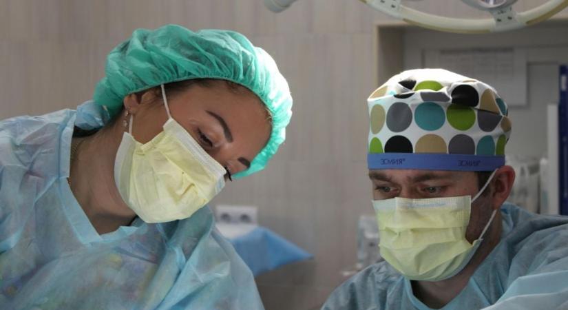 Az orvos válaszol: fel tudunk ébredni műtét közben?