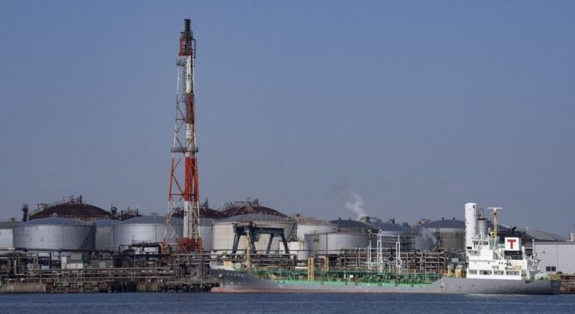 Egymást ölik az orosz olajért, már olyanok is bejelentkeznek érte, akik eddig rettegtek tőle – bármennyit képesek fizetni, Kína elől is lenyúlják