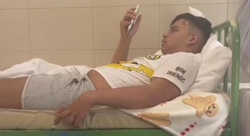 "A kisfiamnak egy új életet szeretnénk adni" – újszülöttként két agyvérzést is túlélt Riki, most a bezártsággal küzd