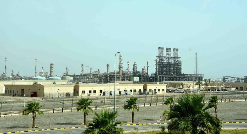 Egy speciális vegyszerrel növelik a kapacitást, hogy kikerülhessék Hormuzt: már az Adria-vezetéknél is felmerült az adalék – 30 százalékkal több olaj is átjuthat a csöveken, ez dönthet el mindent