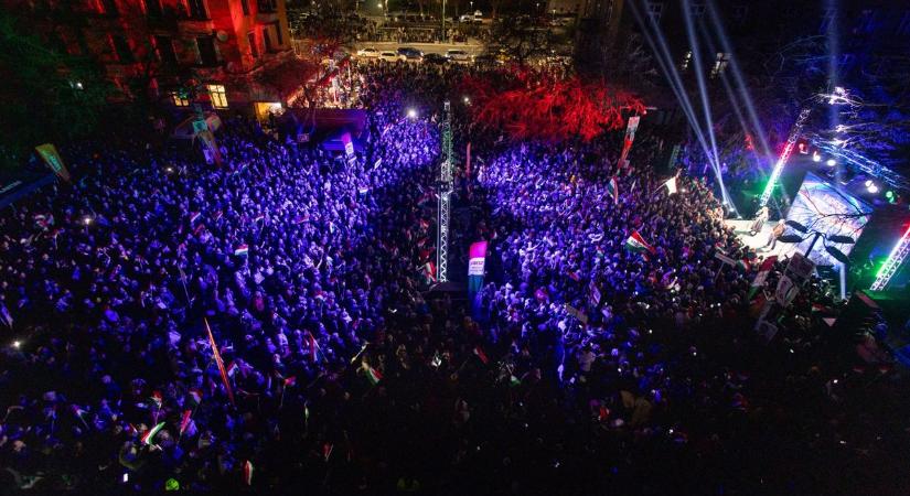 Orbán Viktor: Csak nemzeti egységgel lehet kimaradni a háborúból, újítsuk meg április 12-én a háborúellenes szövetségünket