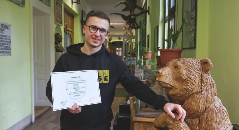 Erő és ész egyben: ki ez az ásotthalmi srác, aki mindenhol nyer?