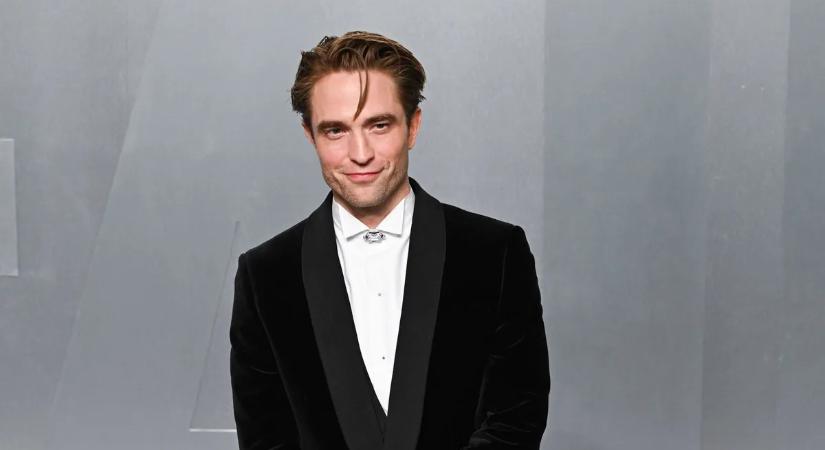 Odalett Robert Pattinson gyönyörű arca: felismerhetetlenre torzult a szívtipró az új Dűnében – Videó