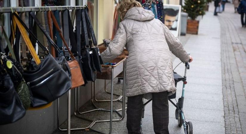 Hatalmas botrány a román parlamentben: összevesztek a politikusok a nyugdíjasok támogatásán – hiába a szomszédság, Magyarországnak ez nagyon távoli problémának tűnhet