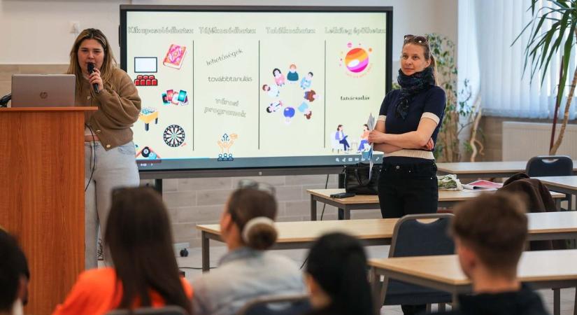 Roadshow-ra indult az Uránia IFI Pont: a fiatalokat szólítják meg az iskolákban