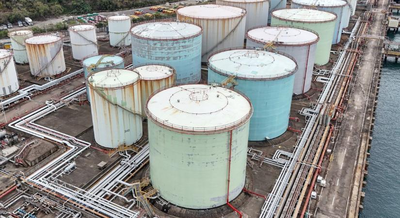 Rohamosan fogynak az európai gázkészletek: pánikvásárlás fenyeget