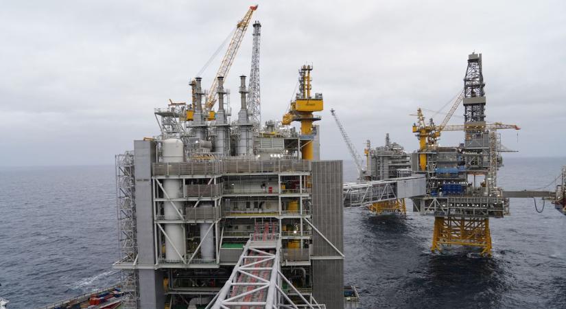 Micsoda csoda: óriási olajmezőt találtak Európában, több tízmillió hordót tudnak kitermelni belőle – rögtön megpróbálják rákötni a vezetékekre