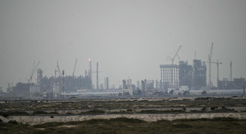 Irán rakétákkal lőtte a világ legnagyobb LNG-termelőjének katari telepét