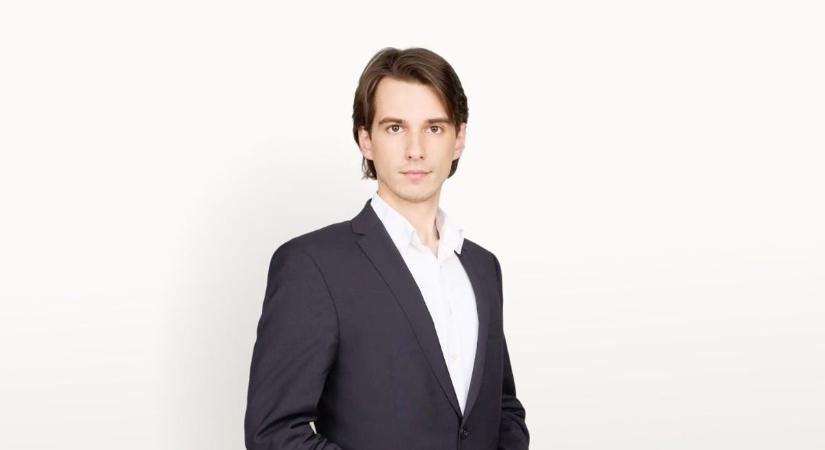 Kilopják a postaládákból a politikai szórólapokat a tiszás aktivisták