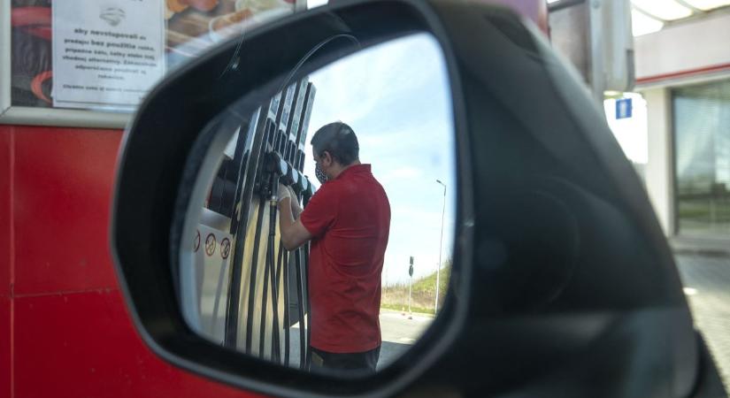 Kiszáradt benzinkutak: Robert Fico bejelentette, hogy Szlovákia drasztikus lépésekre kényszerül