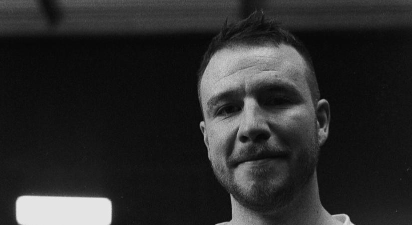 Támadás alatt állnak Molnár Áron közösségi oldalai, a Fideszt és az oroszokat sejti a háttérben